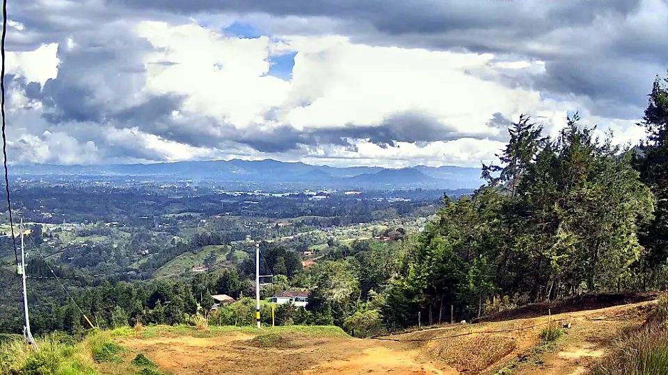 Explanación del lote con vista abierta al valle de San Nicolás